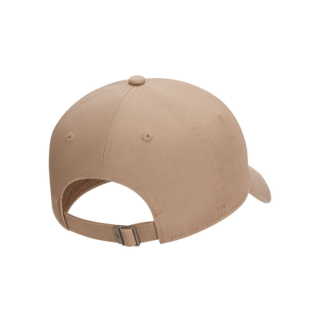Nike | Club Cap Unstructured Futura Wash.  Khaki/White