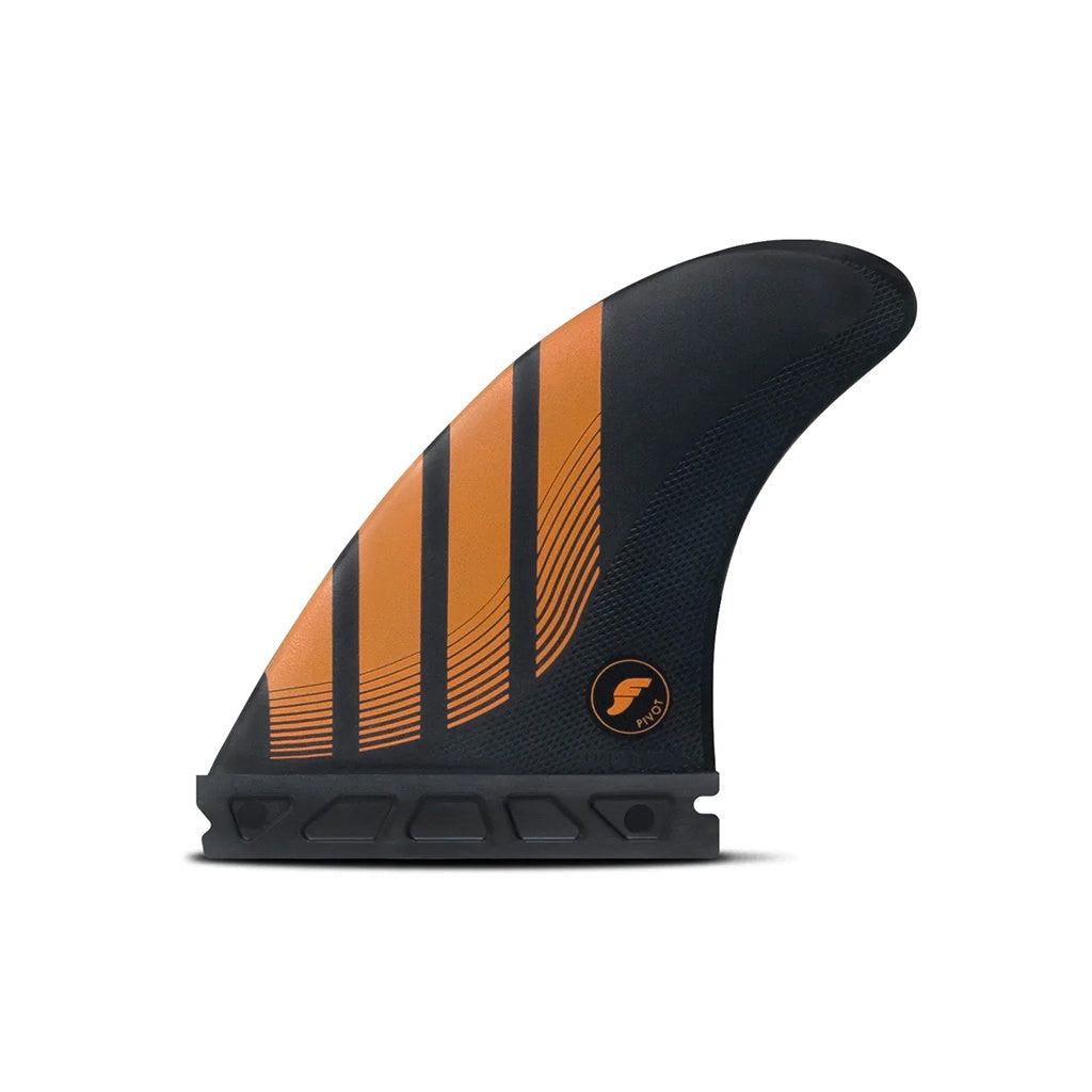 Futures | Alpha Pivot P6 Medium Tri Fin Set. Carbon / Orange