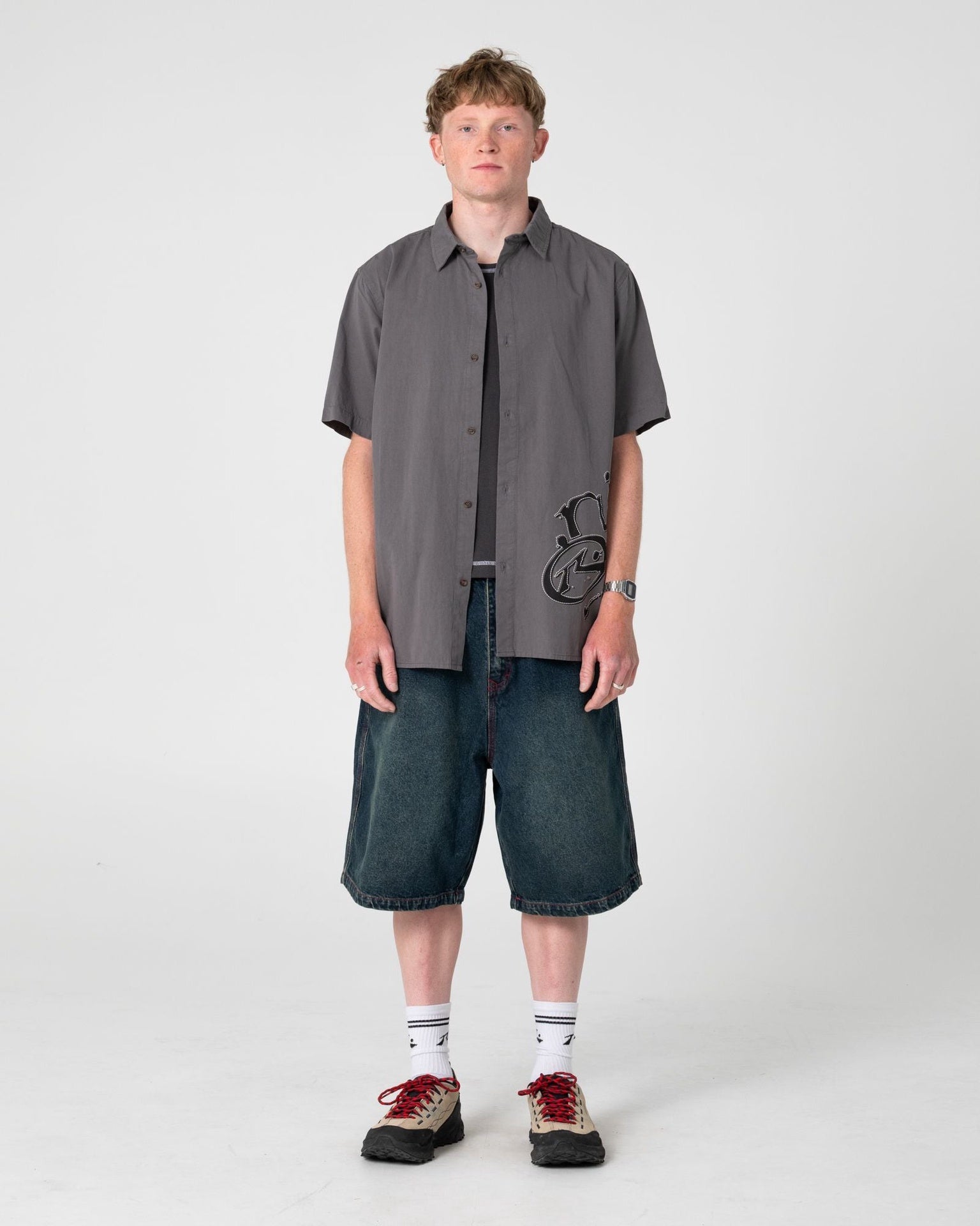 Rusty | Spray n Pray Short Sleeve Shirt. Steel