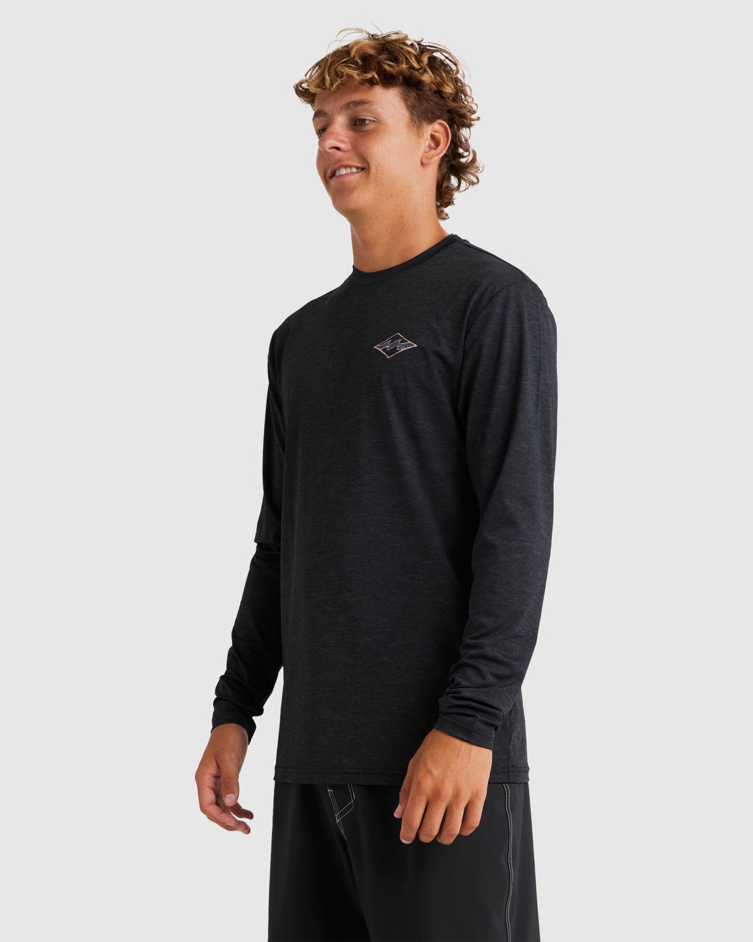 Billabong| Diamond Shoreline Loose Fit 50+ UPF Long Sleeve Rashguard. Black Heather